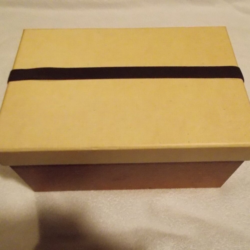 NWT photo storage box with accessories